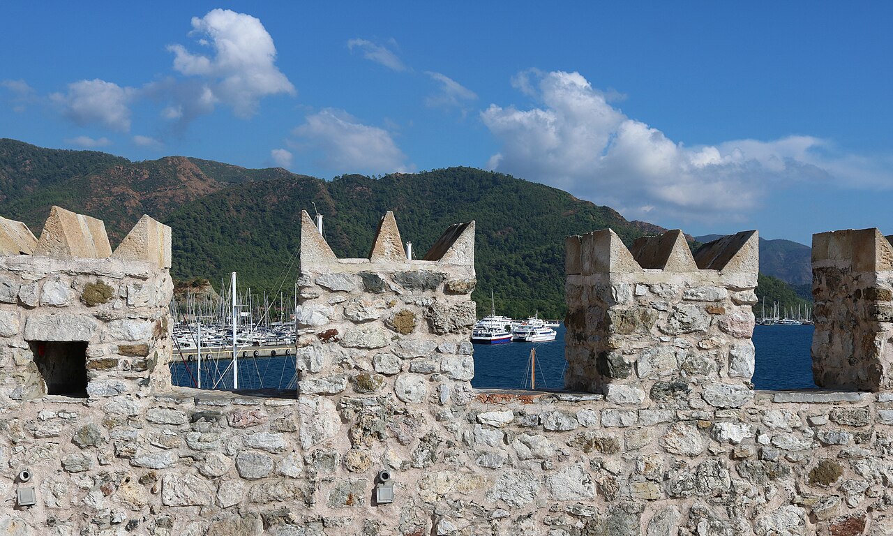 Beachfront hotel in Marmaris bay