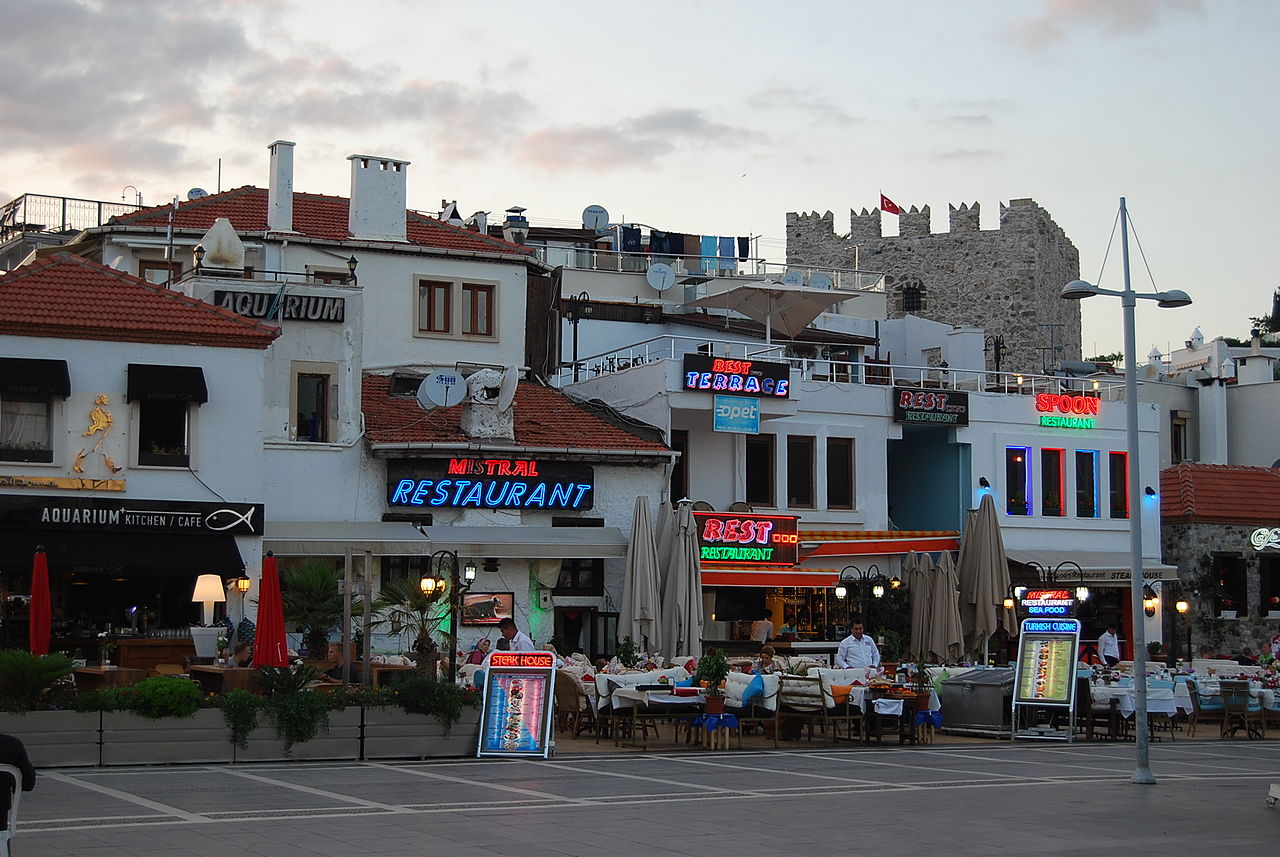 Marmaris Bar Street nightlife